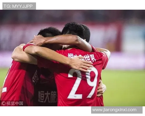 恒大终结不败神话，中超上海德比硬仗取得关键胜利