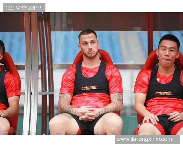 皇家社会宣布签约意大利国脚因西涅，引发球迷热议！