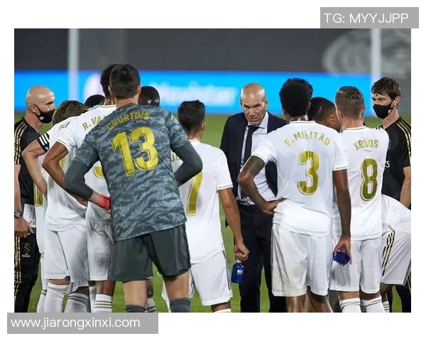 皇马主场大胜格拉纳达,继续领跑西甲积分榜 皇马主场大胜格拉纳达,继续领跑西甲积分榜