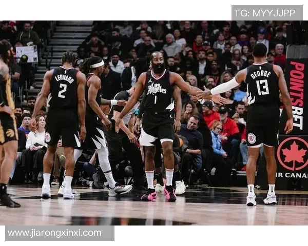 快船队众将备战新季，士气高昂