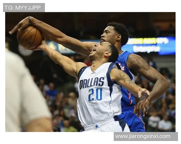 快船力克小牛，季后赛首战告捷