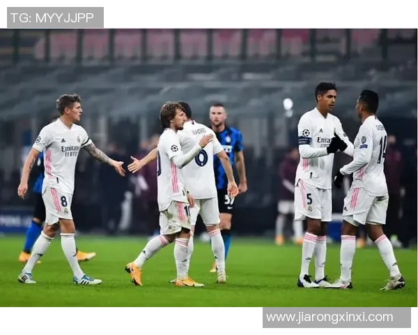 瓦伦西亚宣布重组管理层，力图扭转颓势