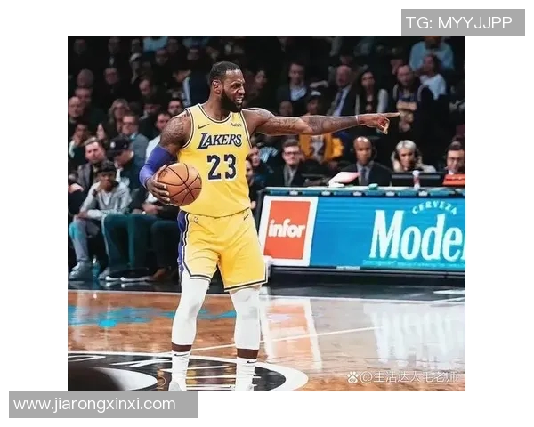 詹姆斯在季后赛中获得三双表现，刷新了个人记录